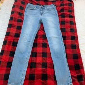 Hollister. High rise super skinny. Light denim. w27 L 30 5R